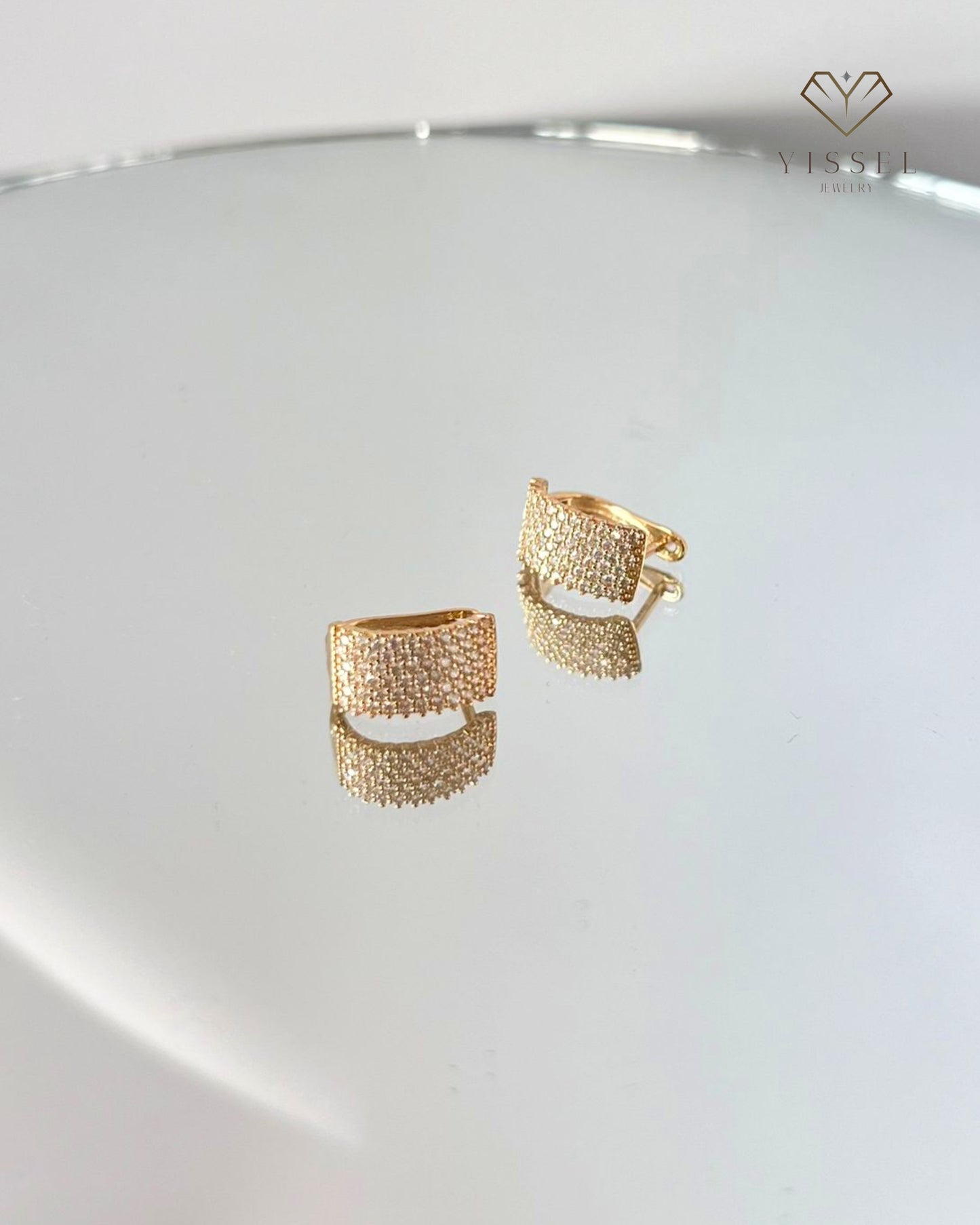 14k CZ Round Earrings